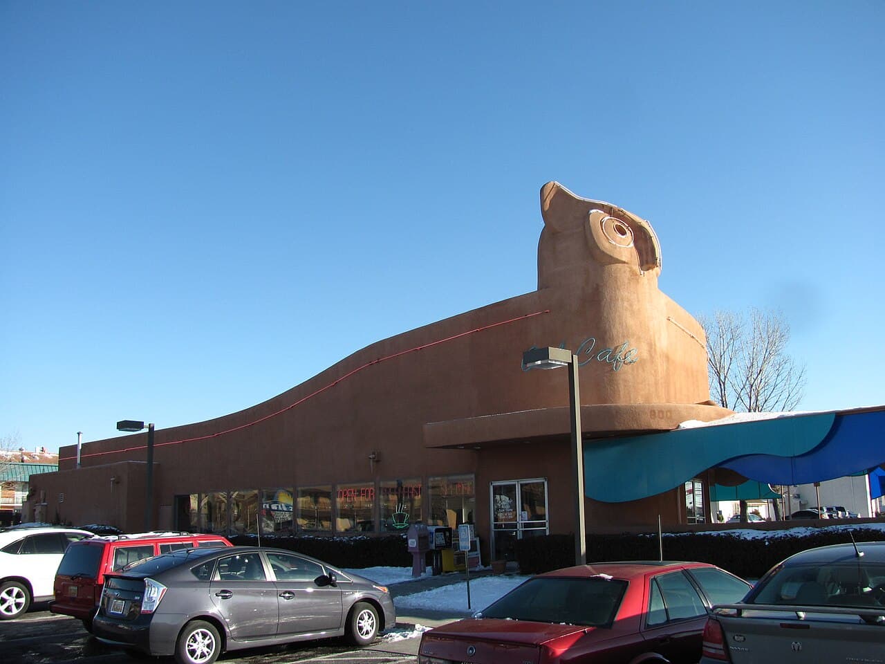The Owl Cafe on Eubank Boulevard, a building shaped like a large owl.