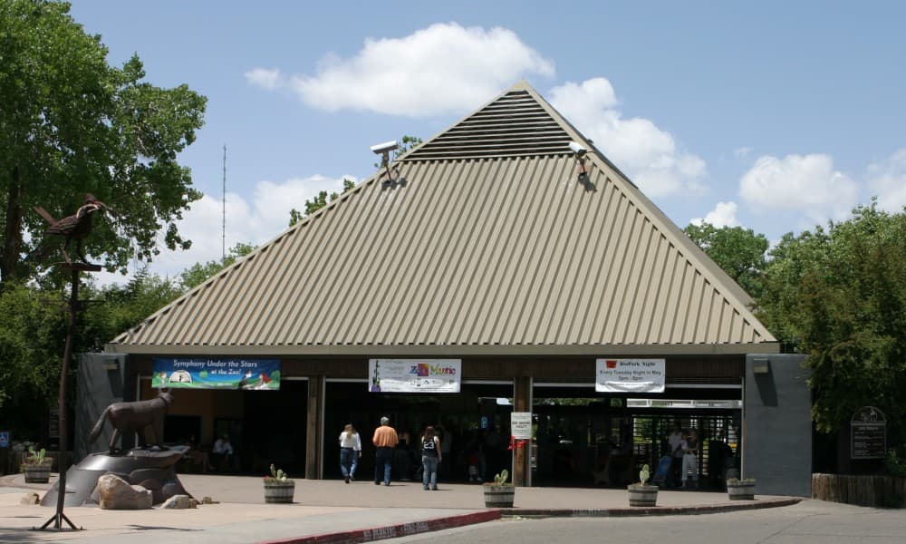 Main entrance to the Rio Grande Zoo (ABQ BioPark Zoo) in Albuquerque